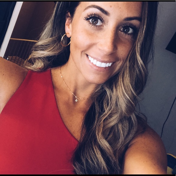 Meet your Posher, Danielle - Picture 1 of 1